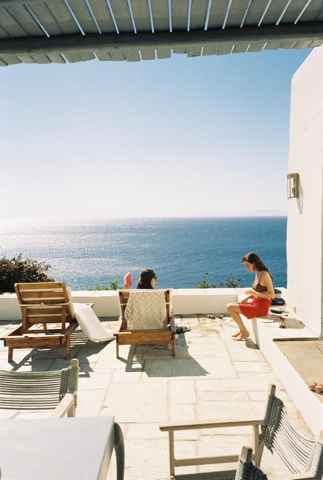 Retreat facing the sea